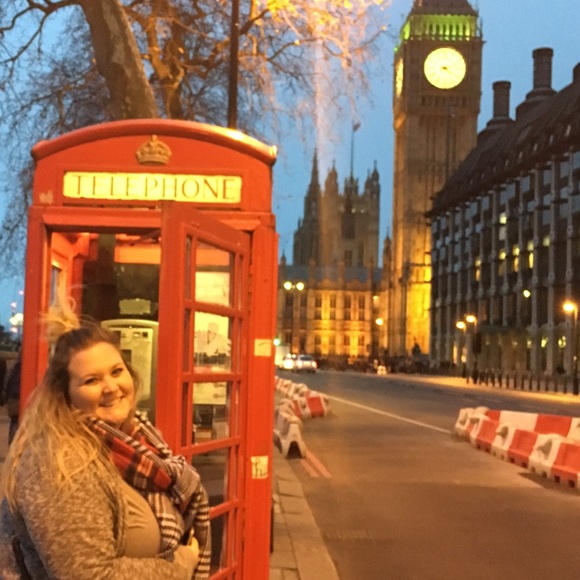 Meet your posher! - Picture 3 of 3