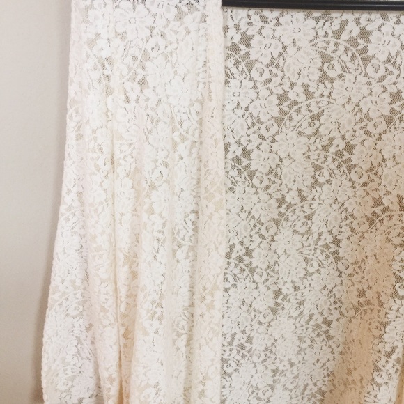 ✨Sold✨Ivory Lace Cardigan - Picture 4 of 4