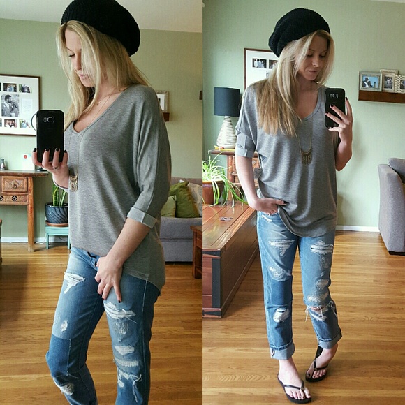 RESERVED πLight Grey V-Neck - Picture 4 of 4