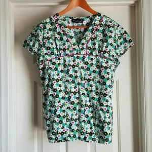 Super cute scrub top