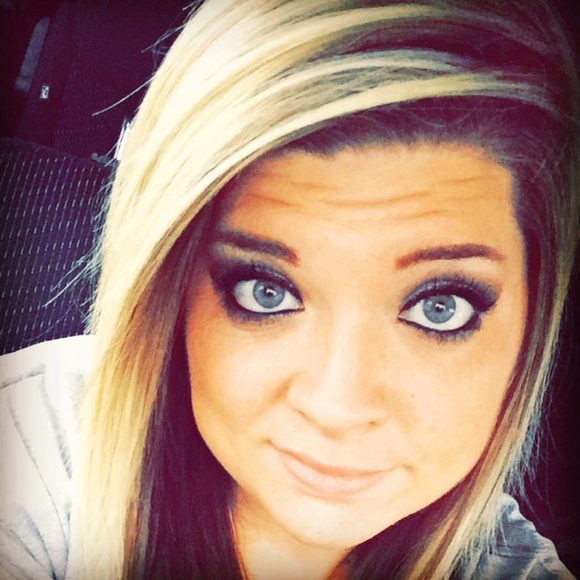 Meet your Posher, Mindy - Picture 1 of 1