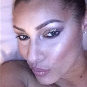 Meet your Posher, Charmaine