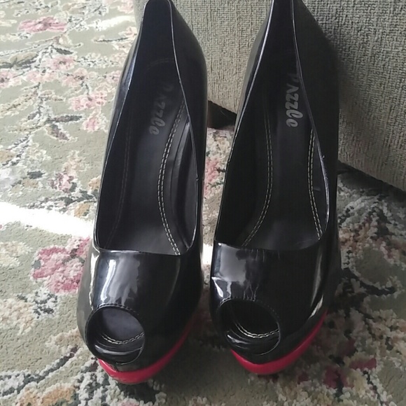 Red and black Stilettos - Picture 1 of 4