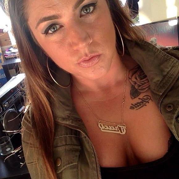 Meet your Posher, Traci - Picture 1 of 1