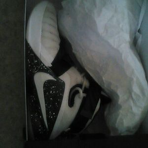 Black and white Lebron Soldier IX PRM 8/5