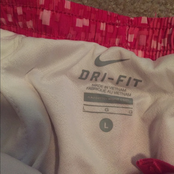girls Nike track shorts - Picture 2 of 3