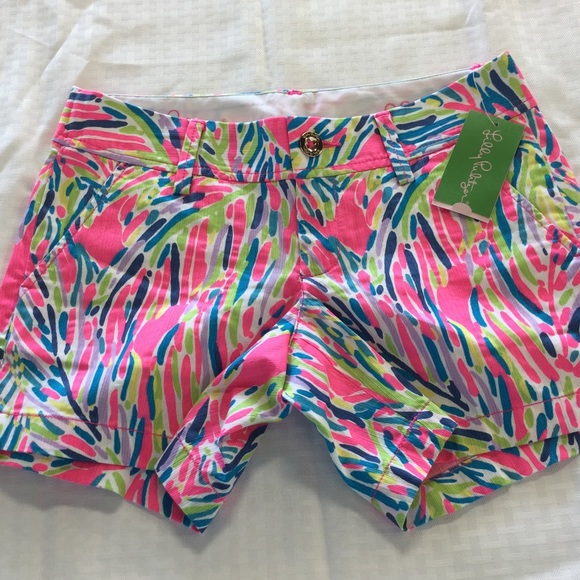 Lilly Pulitzer Pants - Nwt Lilly Pulitzer Callahan shorts 00 Palm reader
