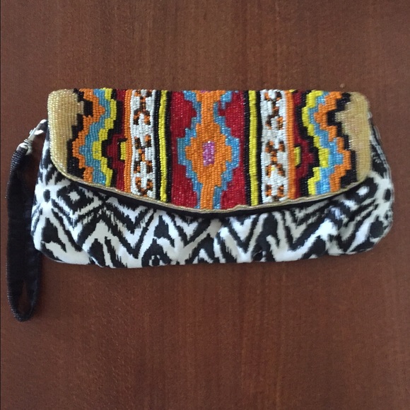 Unique ALDO clutch