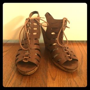 Brown Madden Girl wedges