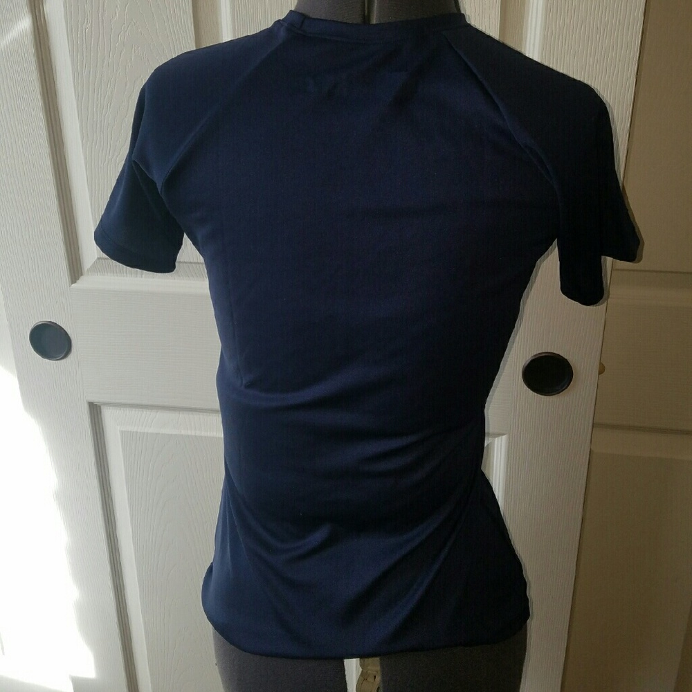 🚫Sold🚫Under Armour Womens Heat Gear Workout Top - Picture 2 of 4