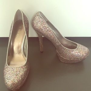Bakers multicolor glitter pumps