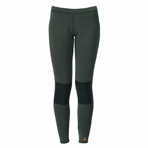 NWOT Billabong wetsuit surf leggings