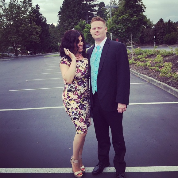 Material Girl Dresses & Skirts - Sz.M Coral Peach floral print dress