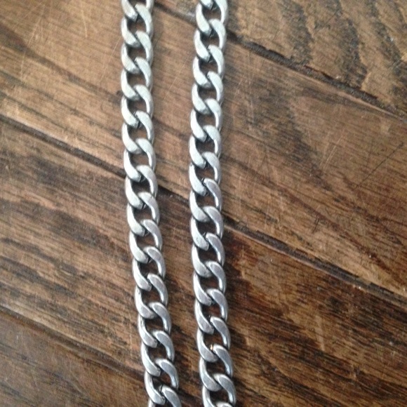 Silver chain necklace