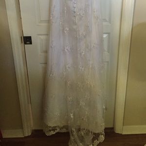 Wedding dress  personal dimensions were 5'3"