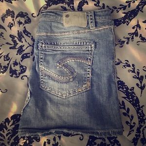 Woman's blue jean mini skirt!