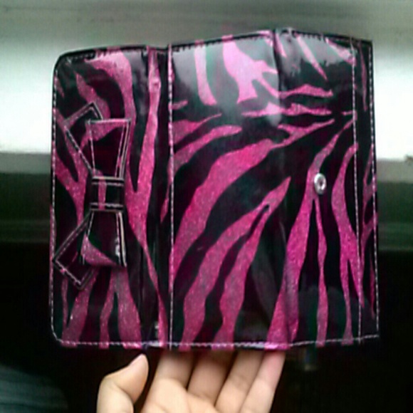 Wallet from Claire's - Picture 3 of 3