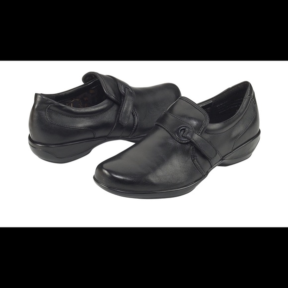Women's Classic Black Shoe 5.5W