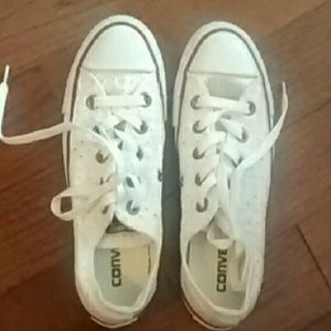 White eyelet converse
