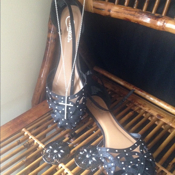 Candie's black sandals