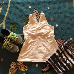 Adorable Lululemon top!