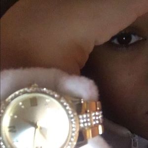 Meet your Posher, Victoria