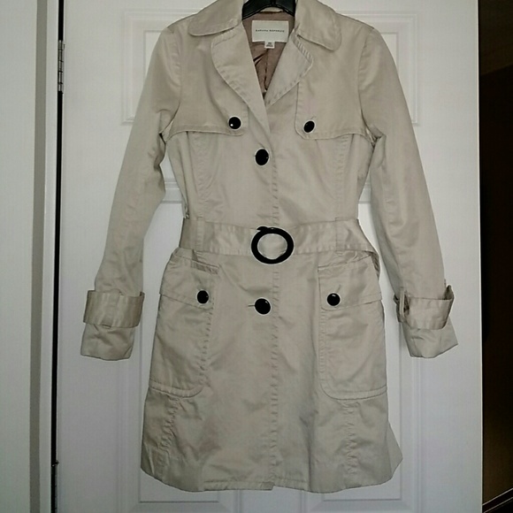 Banana Republic Jackets & Blazers - Banana Republic classic trench