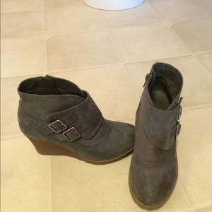 Grey suede wedges size 6