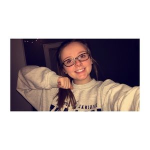 Meet your Posher, Olivia