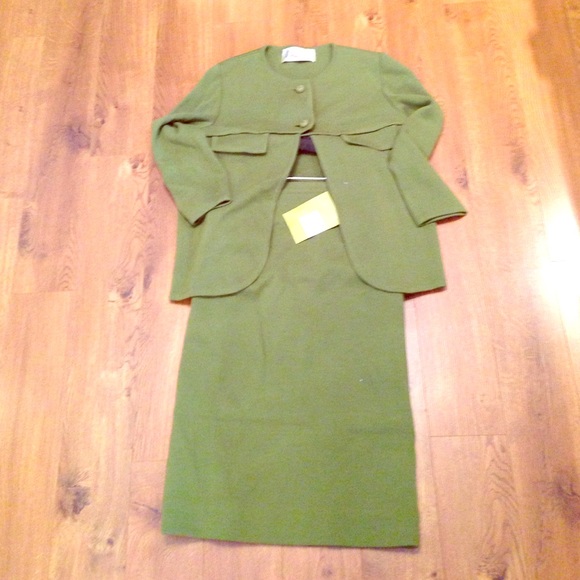 vintage Romalma 100 % Virgin wool skirt suit - Picture 1 of 4