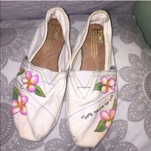 🚨FLASH SALE🚨 Hand painted white toms