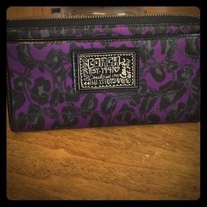 AUTHENTIC COACH ZIP WALLET