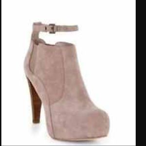 Final Reduction!!  BCBGMAXAZRIA Helvi bootie