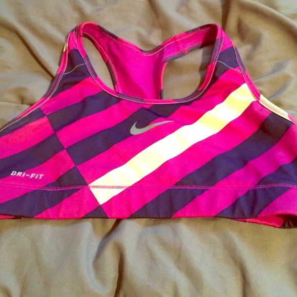 Sports bra