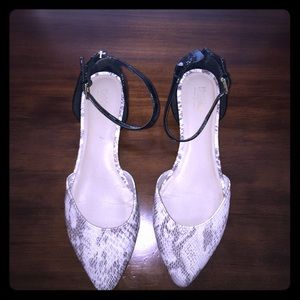 RE-POSH - Faux snake skin flats