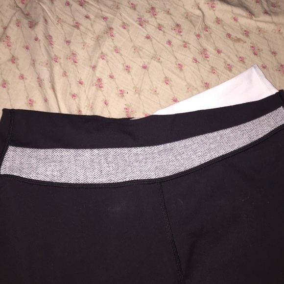 Lulu Lemon Yoga Pant - Picture 2 of 4