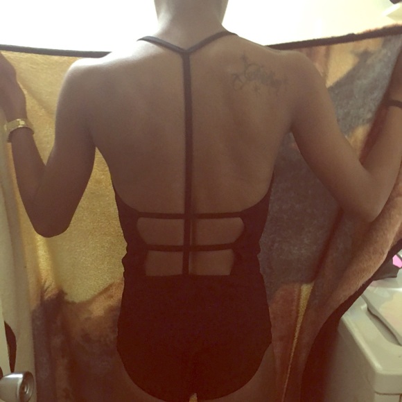 T-strapped onesie (leotard) semi-backless - Picture 1 of 4