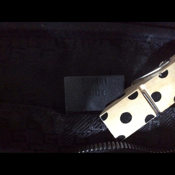 GUCCI GG SUPREME TOILETRY CASE - Picture 4 of 4