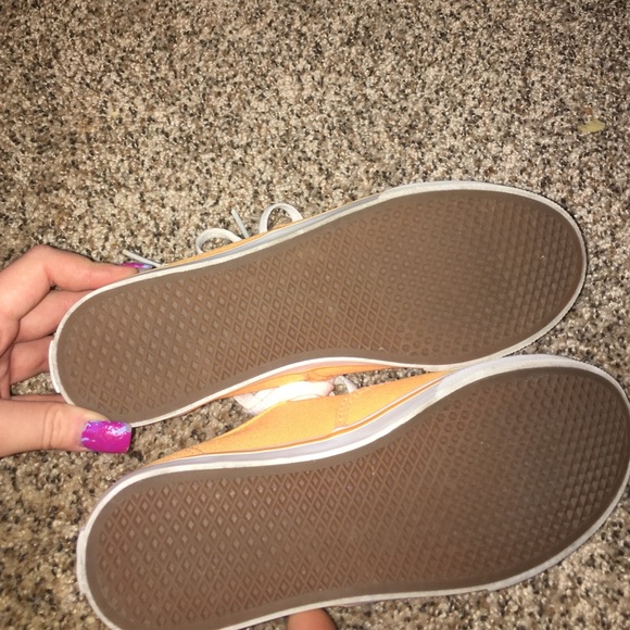 Vans - Picture 3 of 4