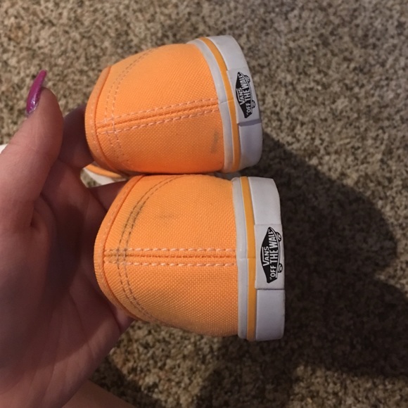 Vans - Picture 4 of 4