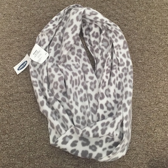 Old Navy Infinity Scarf. Brand new!