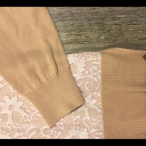 Cream and white lace front sweater - Picture 4 of 4