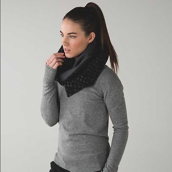 ⚡️SALE Lululemon Vinyasa Scarf - Fleece