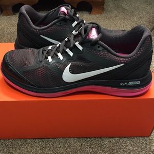 Brand new Nike Dual Fusion Run 3! Size 8.5
