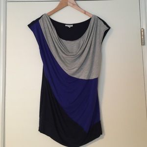 A pea in the pod nursing top