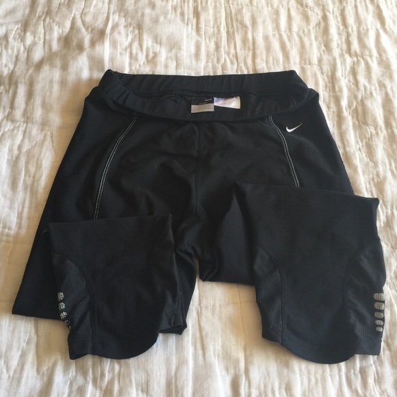 Nike Dry Fit 3/4 Length Work Out Pants