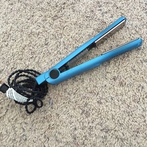 REVLON Straighteners