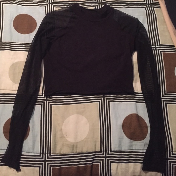 Black crop top with mesh sleeves - Picture 1 of 3