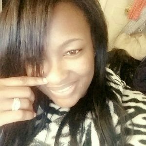 Meet your Posher, Chanel