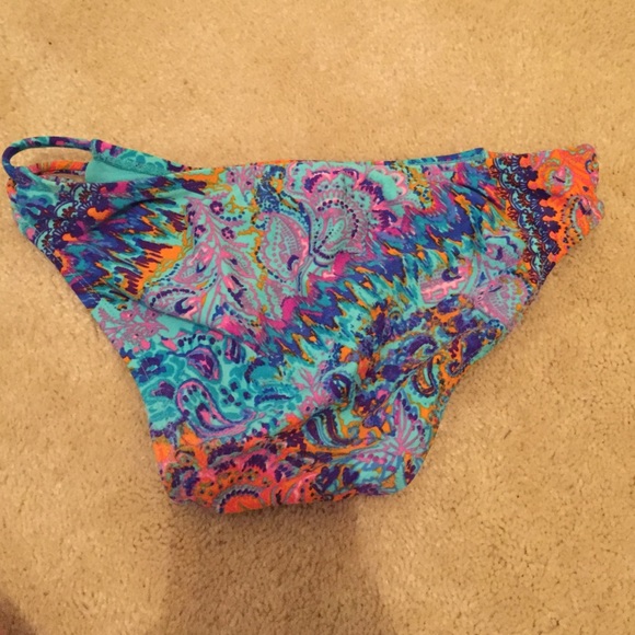 Target patterned bikini bottoms - Picture 2 of 4